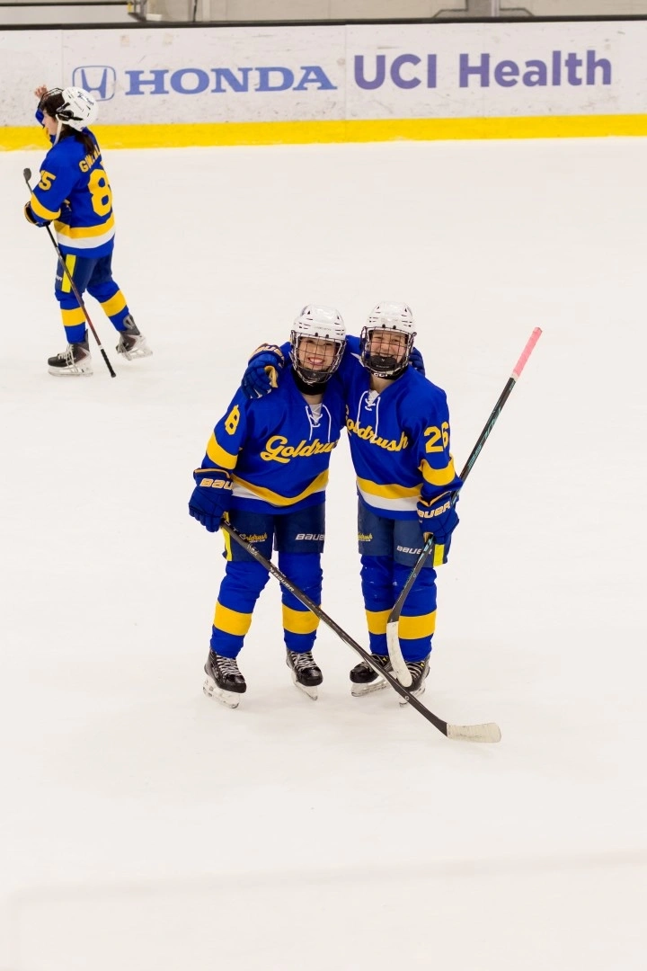 Goldrush teammates on the bench